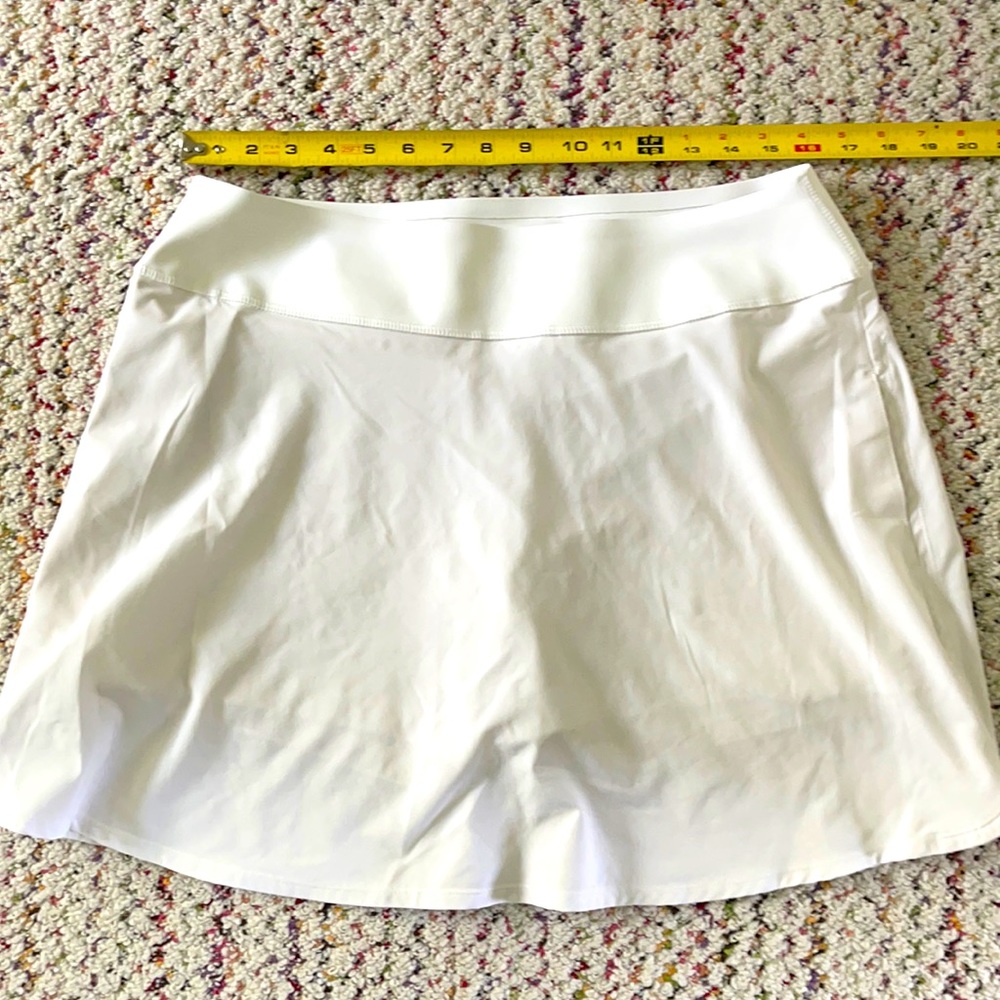 Golf skirt/skort by Puma white size large